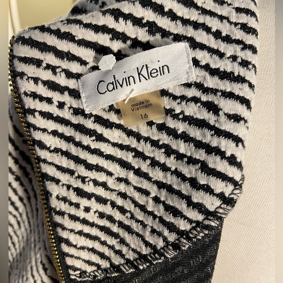 Calvin Klein dress size 16. New without tags. 37 inch length. - Picture 3 of 6